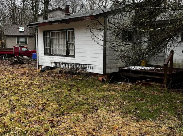 3245 Lois Ln, Pocono Summit, PA 18346