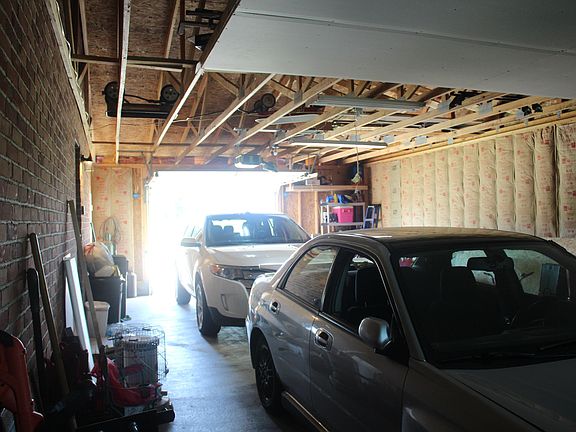 4th image of 9756A 8th St