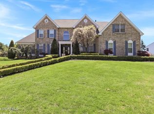 22 Tanglewood Ct, Freehold, NJ 07728