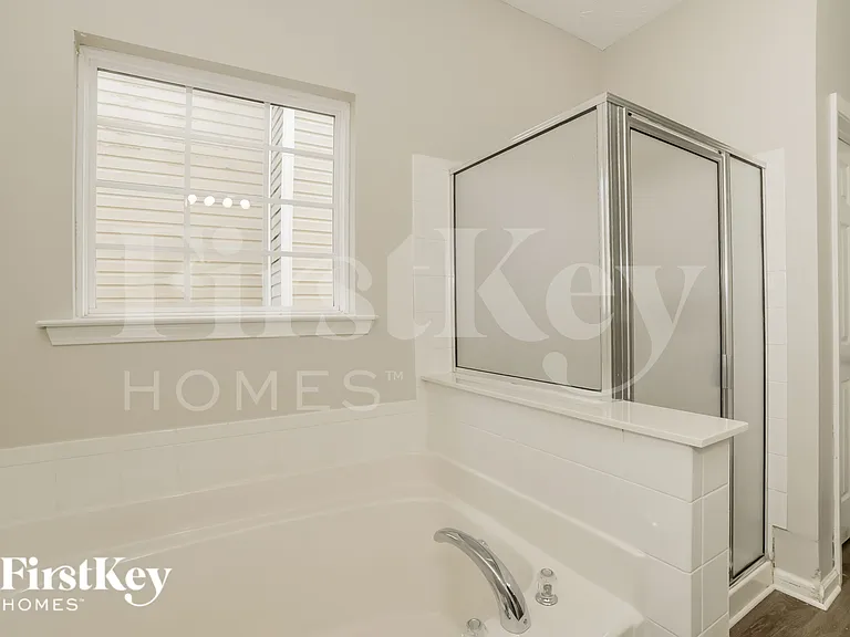 2046 Dartmoth Way — Photo 10