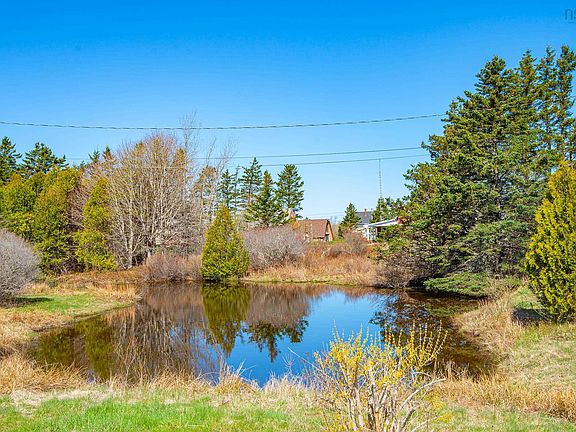 3rd image of 226 Peter Dugas Rd