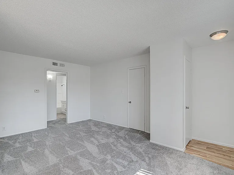 4805_Heidi St_unit 15-5