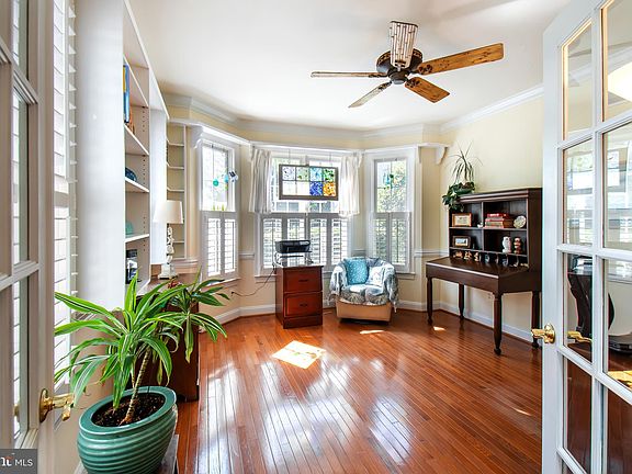 4th image of 604 Yawl Ct