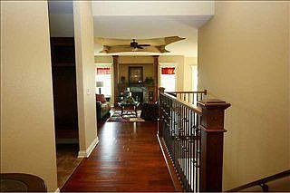 2nd image of 510 NW Crestview Ct