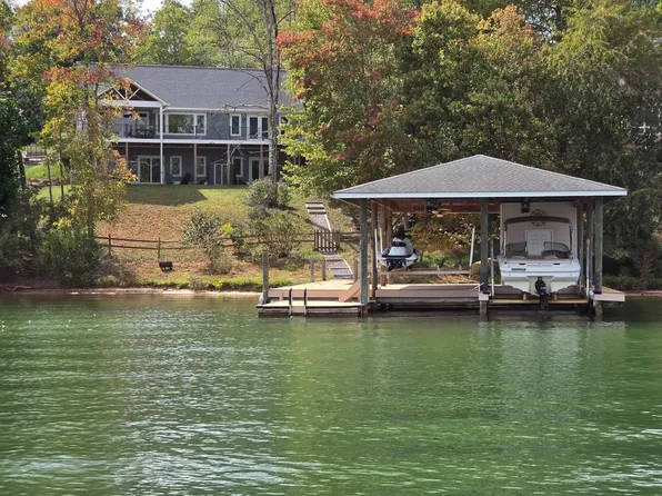 306 Cove Point Trl, Moneta, VA 24121
