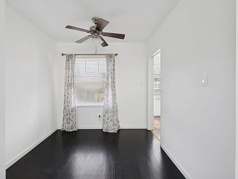 2032 Delaware Ave #2032A — Photo 7