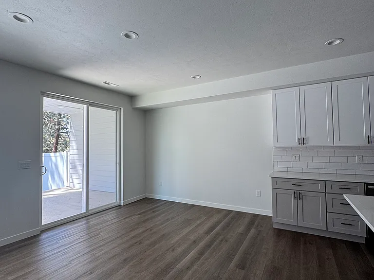 1010 S Julia St — Photo 9
