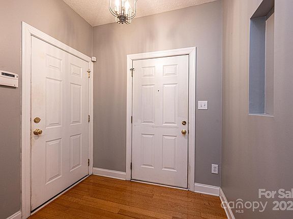 5th image of 4734 Braxton Gate Ln