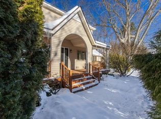 2475 S Ortonville Rd, Ortonville, MI