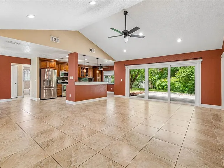 15109 Springview St — Photo 9