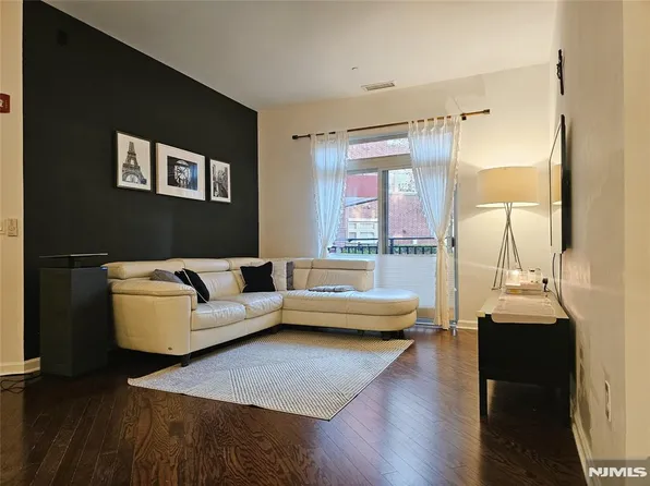 1121 Riverview Ave #121, Englewood, NJ 07631
