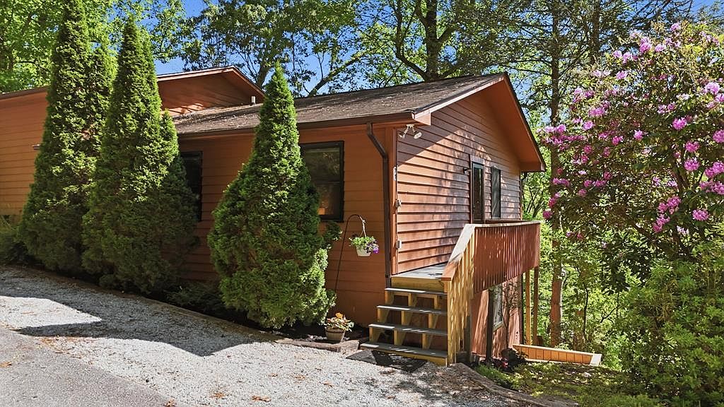 71 Golf Vista Dr