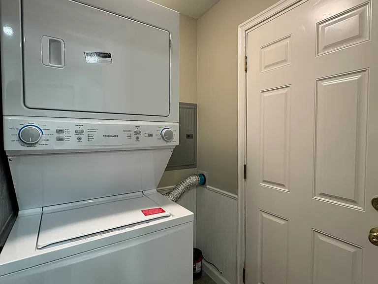 934 SW Anderson Ter — Photo 11