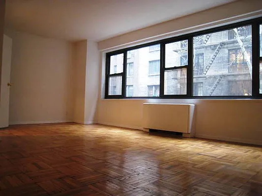 Rented by City Connections Realty | media 10