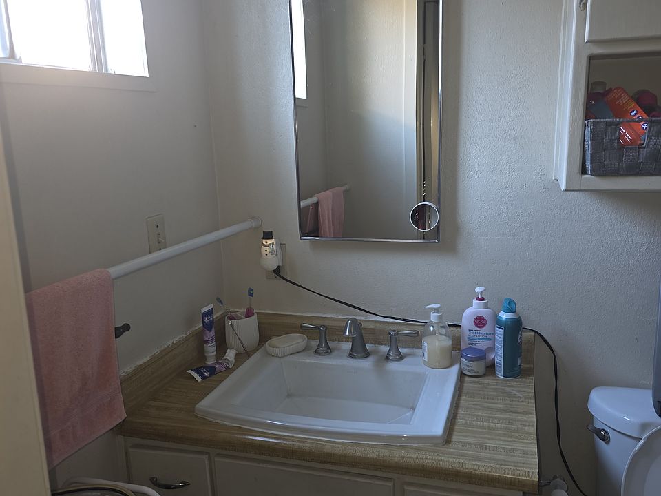 1st image of 854 S 2nd St