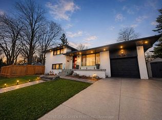 18 Winsdale Rd, Toronto, ON M9C2W8