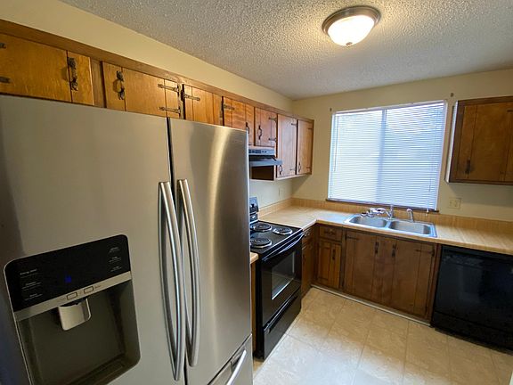 2nd image of 905 Gonzalez Park Dr