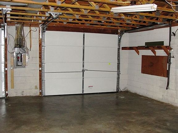 5th image of 410 4th St