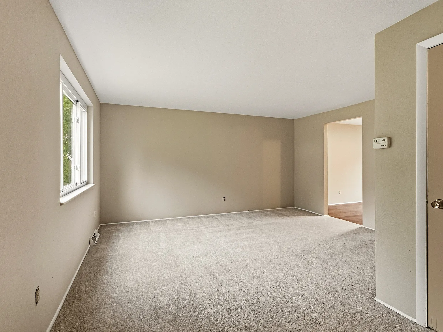 3 bed, 1.5 bath, 1000 sqft, $1,500 — Photo 4