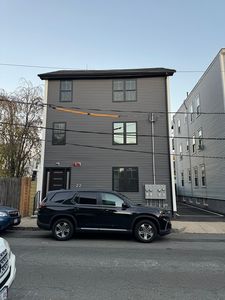 22 Hunting St #2, Cambridge, MA, 02141
