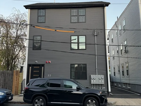 22 Hunting St #2, Cambridge, MA 02141