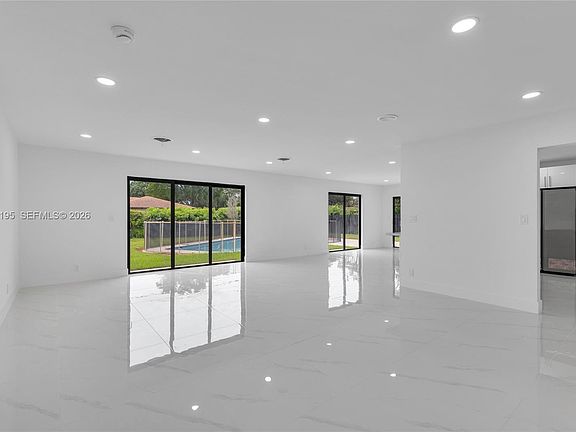 5th image of 6940 NW 6th St