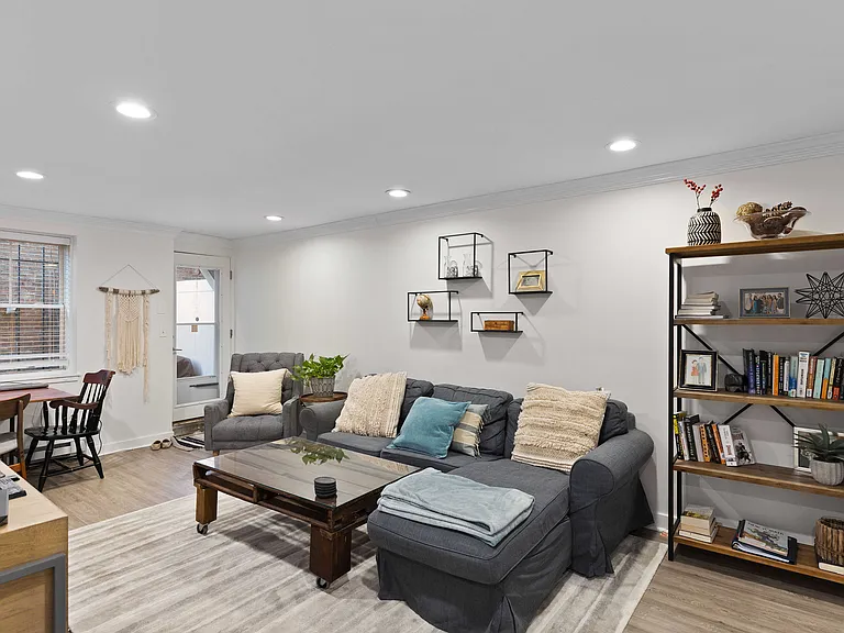 101 W Springfield St #1 — Photo 1