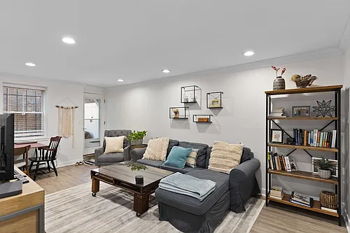 101 W Springfield St #1 Photo 1