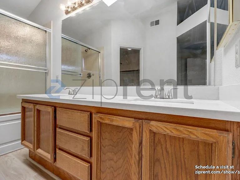 8633 Northam Dr — Photo 10