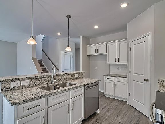5th image of 277 Eastover Rd