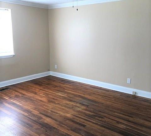 2nd image of 510 Linda Dr SE