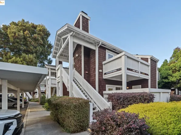 135 Marina Lakes Dr, Richmond, CA 94804