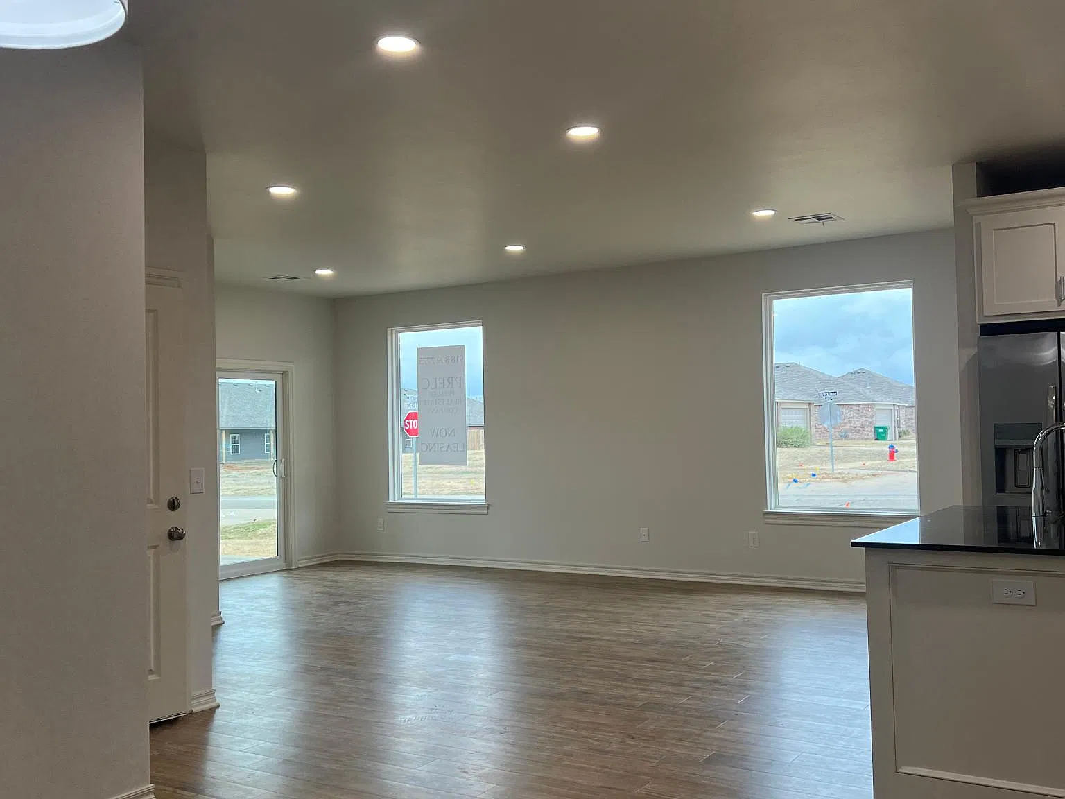 1010 Lovers Ln — Photo 2