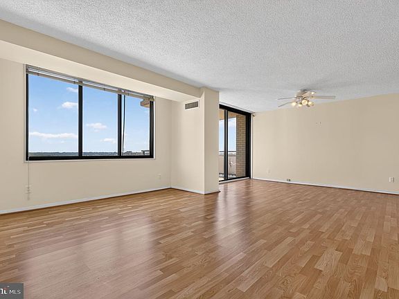 5th image of 5225 Pooks Hill Rd APT 1319S