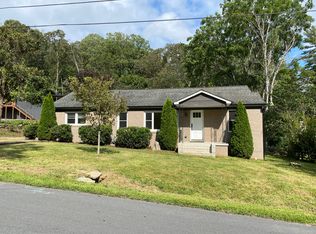 7 Bassett Rd, Asheville, NC 28804