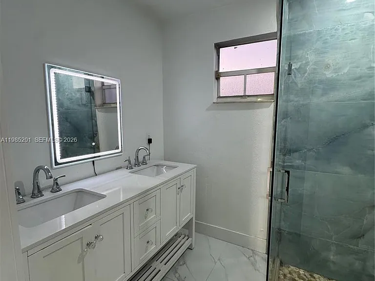 9633 SW 11th Ter — Photo 2