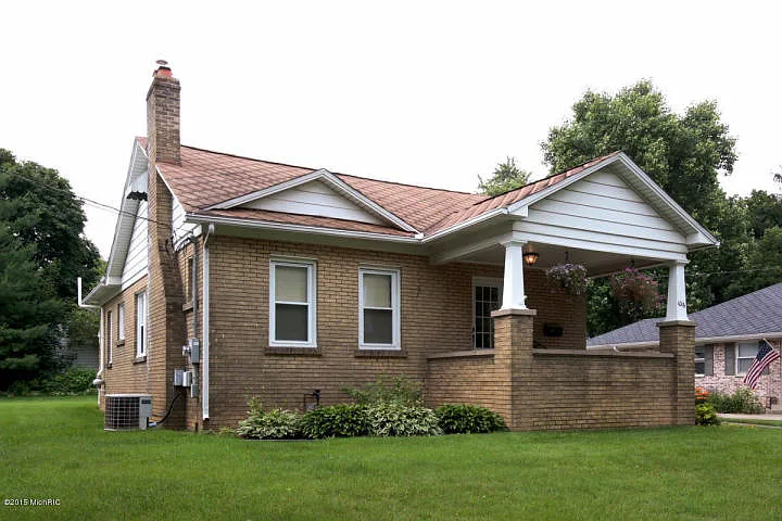 1016 Roseland Ave photo 1