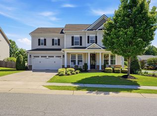 768 Kerr Lake Dr, Fuquay Varina, NC 27526