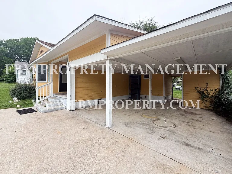 108 Sunset Cir — Photo 3