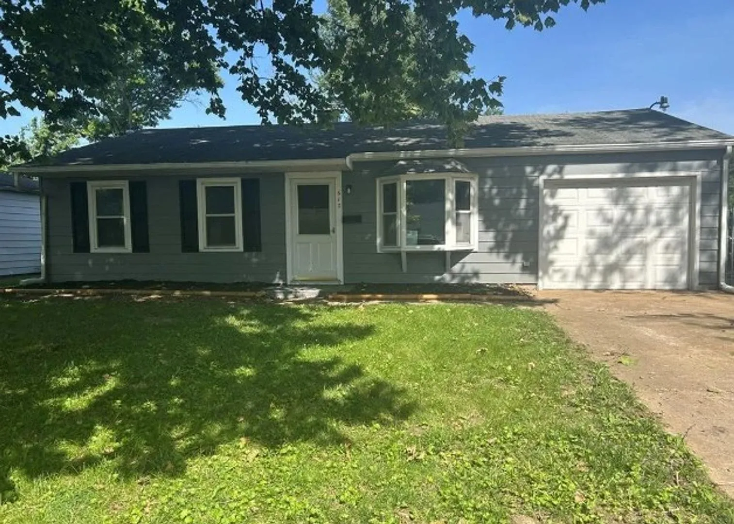 For Lease — Photo 1