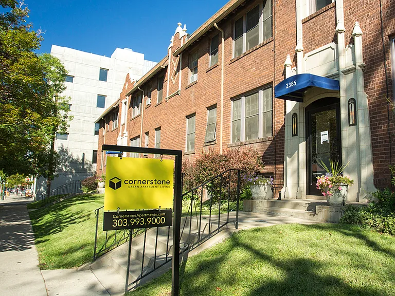 East Evans Apartments — Photo 6