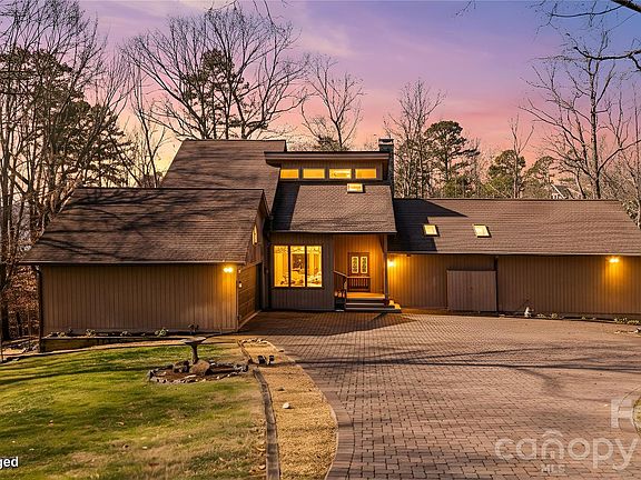 2nd image of 16631 Harbor View Rd