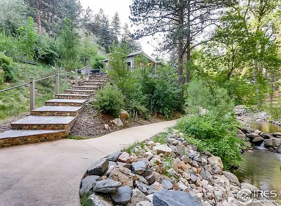 5th image of 683 Fourmile Canyon Dr