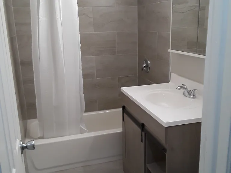 485 S Bresee Ave — Photo 9