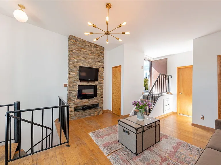 208 Willow Ave #405 — Photo 8