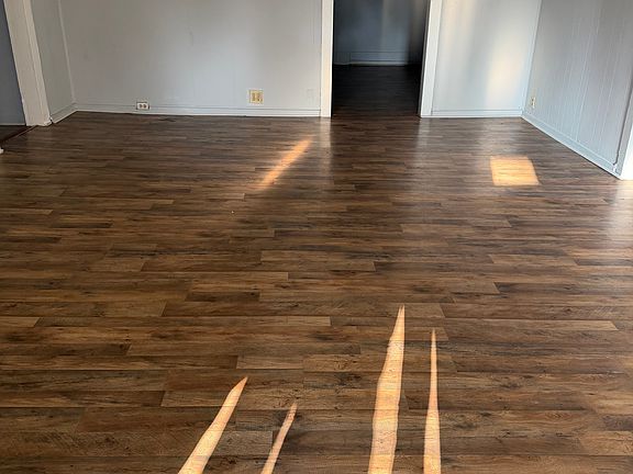 2nd image of 820 Oak Haven Dr