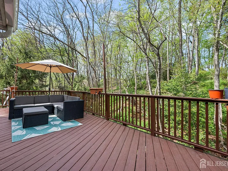 17 Parkside Dr — Photo 25