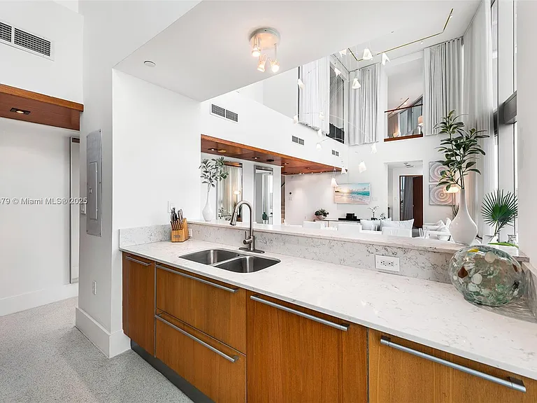 101 20th St #Townhouse B — Photo 20
