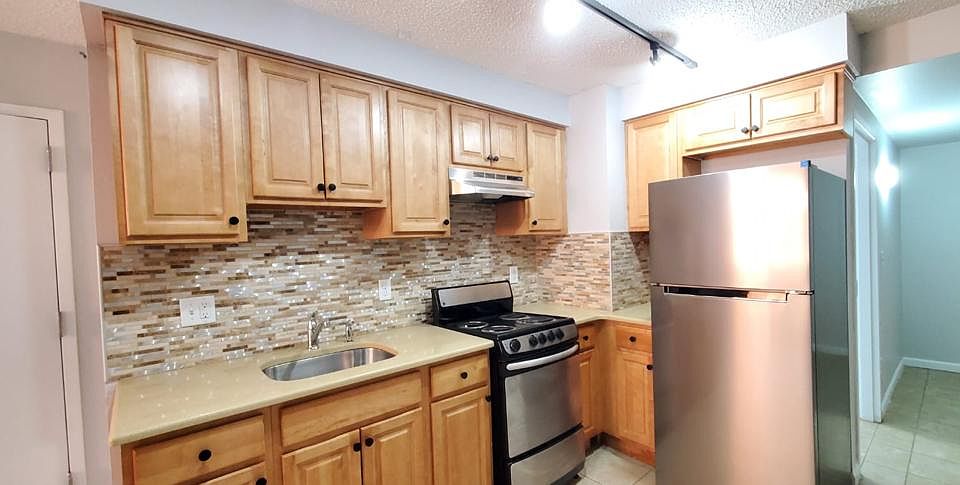 2nd image of 22 W 25th St #3OE