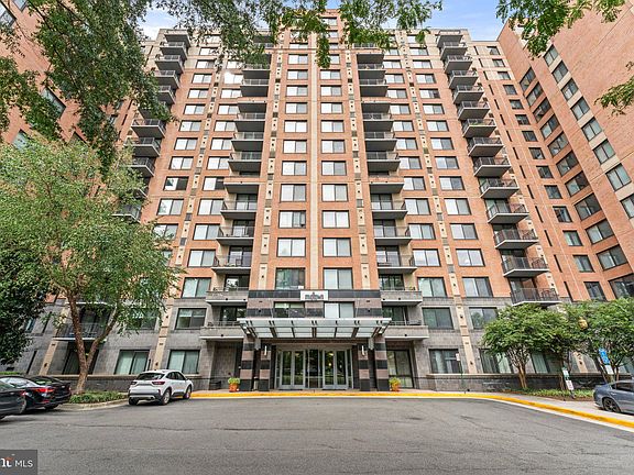 3rd image of 2451 Midtown Ave APT 306
